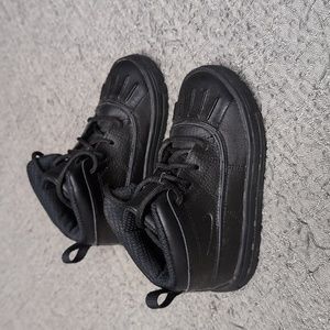 NIKE WOODSIDE 2 HIGH ACG BOOTS Size 9c